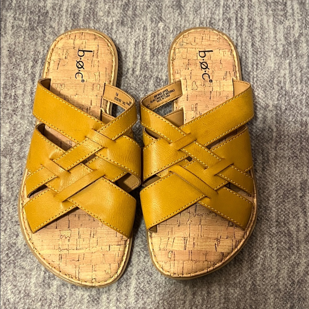 Size 7 BOC slide sandals beautiful golden color, cute and comfy.